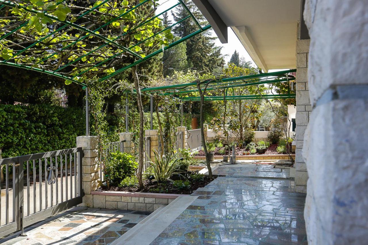 Apartments Villa Sofia Цървени Връх Екстериор снимка