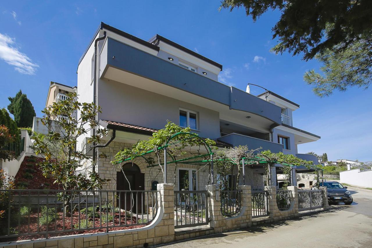 Apartments Villa Sofia Цървени Връх Екстериор снимка