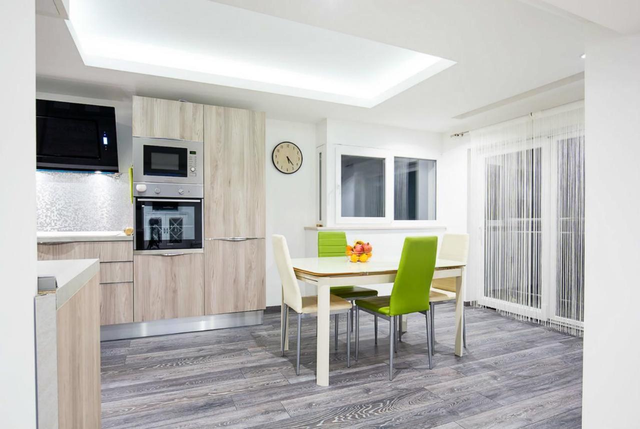 Apartments Villa Sofia Цървени Връх Екстериор снимка