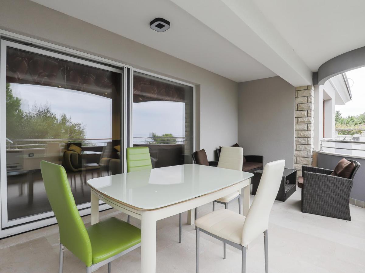 Apartments Villa Sofia Цървени Връх Екстериор снимка