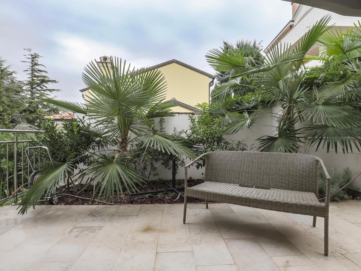 Apartments Villa Sofia Цървени Връх Екстериор снимка