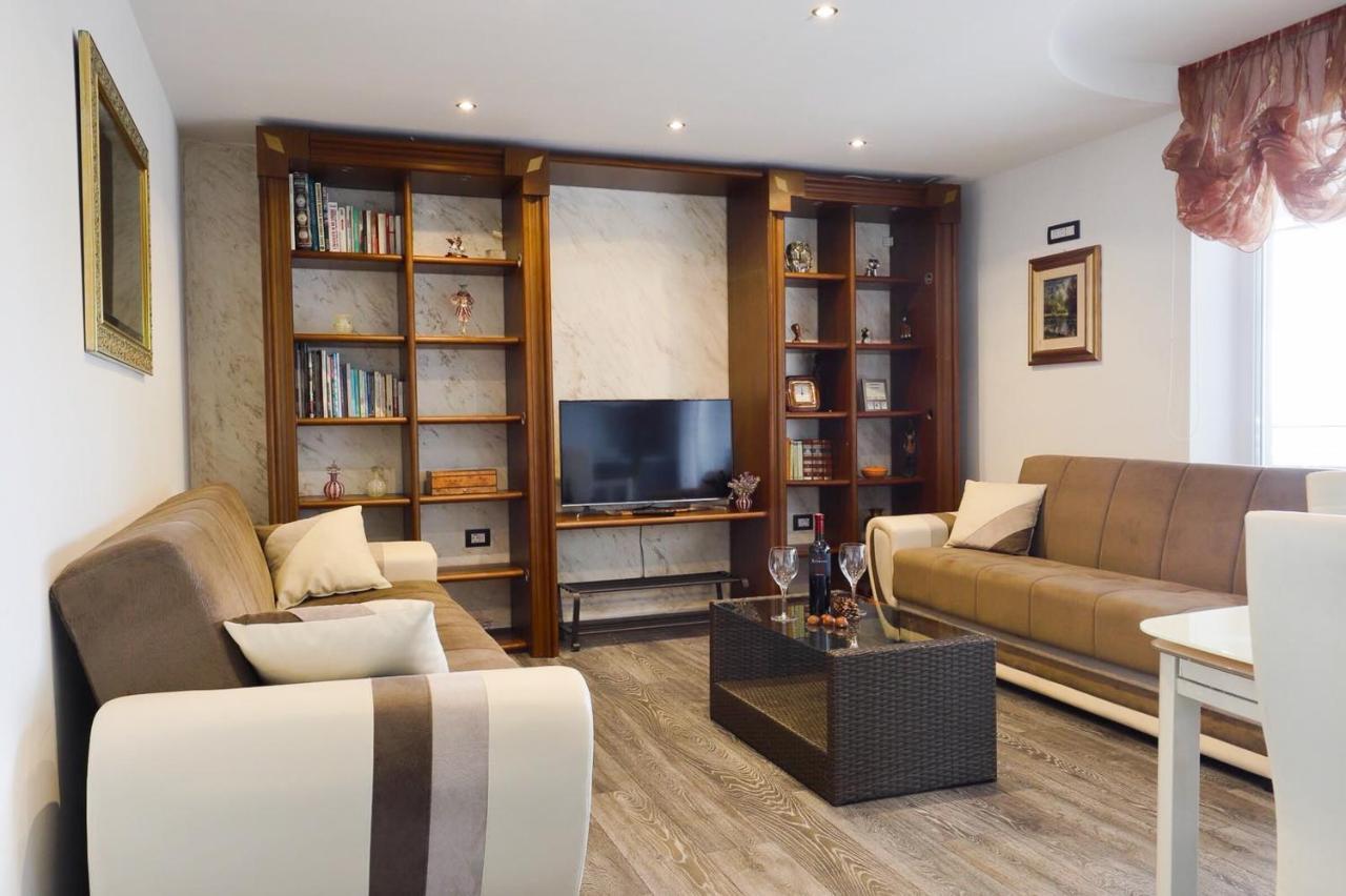 Apartments Villa Sofia Цървени Връх Екстериор снимка