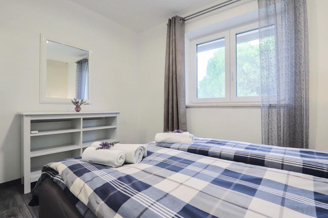 Apartments Villa Sofia Цървени Връх Екстериор снимка