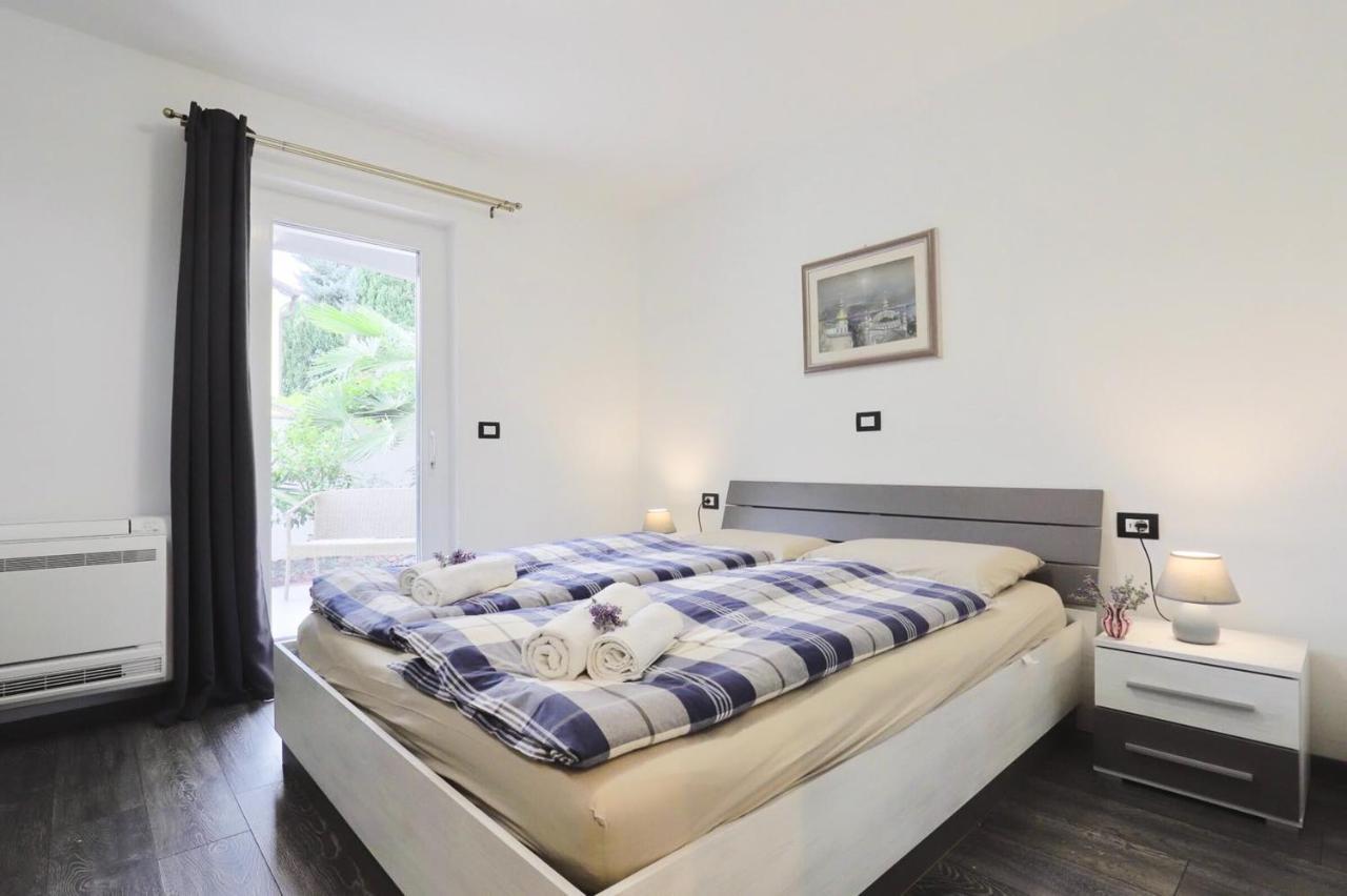 Apartments Villa Sofia Цървени Връх Екстериор снимка